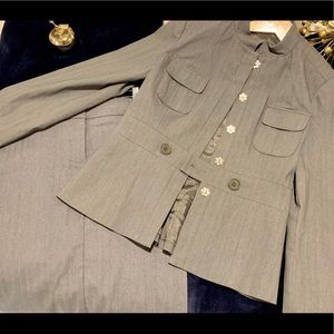 To the Max Beautiful Suit Grey Suit! A must have!!